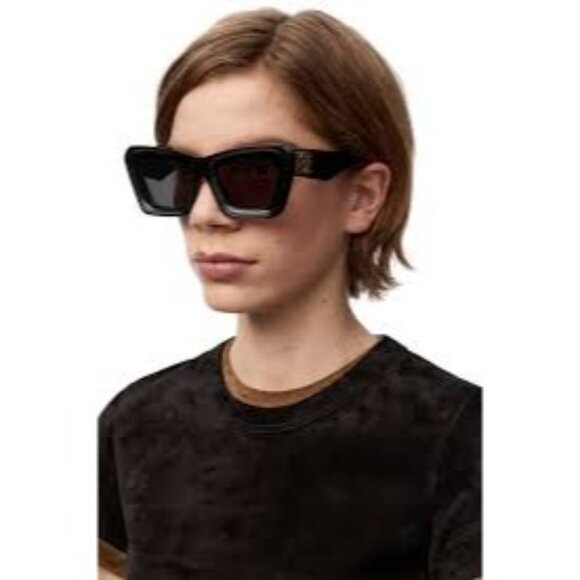 NEW LOEWE LW40145I 01A WOMEN SUNGLASSES BLACK CAT EYE LOEWE EYEWEAR - Picture 3 of 10